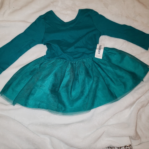 Dresses - Picture 7 of 8